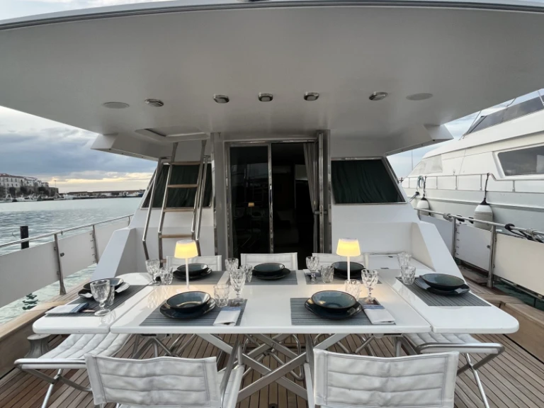 Motorboat rental with or without captain Ghibli Porto Termoli