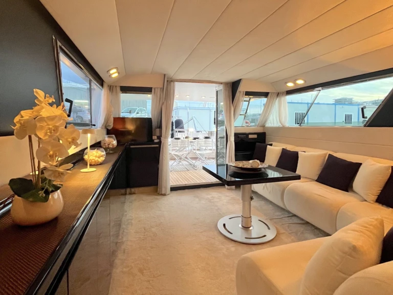 Ghibli Ghibli 19 charter bareboat or captained in  Porto Termoli