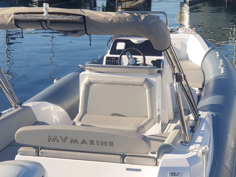 Zodiac Medline in Bormes-les-Mimosas on SamBoat