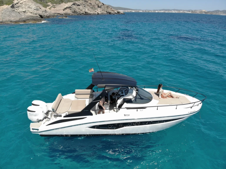 Boat rental FIM Regina 34 in Marina Botafoch on Samboat