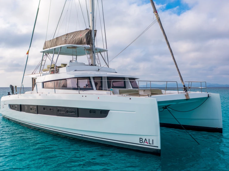 Rent a Bali Bali 5.4 Ibiza Town