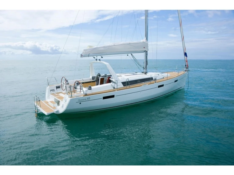 Sailboat rental with or without captain Bénéteau Cagliari