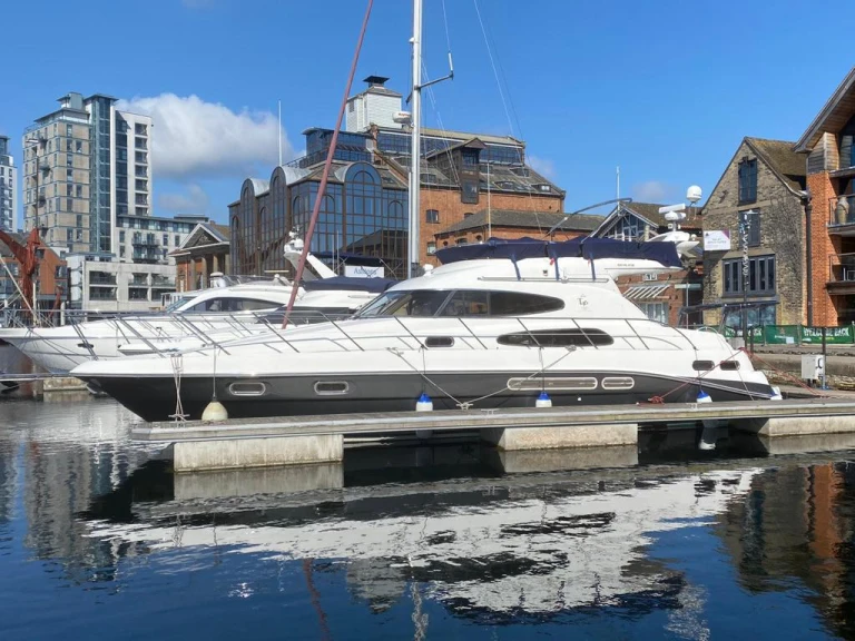 Bareboat Rental Luxury Yacht Sealine with a boat licence