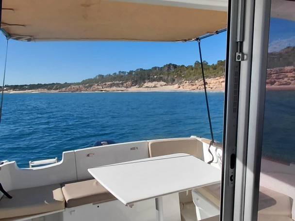 Bareboat Rental Motorboat Bénéteau with a boat licence