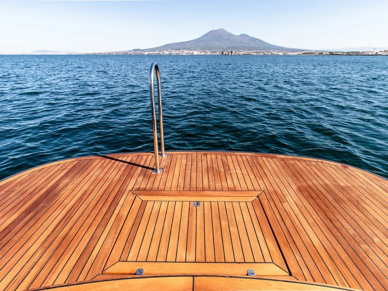Motorboat rental with or without captain Nautica Esposito Sorrento