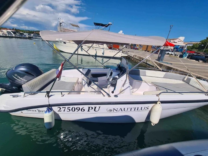 Motorboat rental with or without captain Orizzonti Medulin