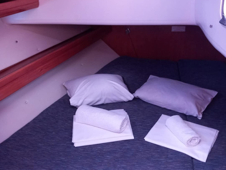 Yacht charter Trogir cheap Cruiser 46