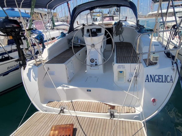 Boat rental Bavaria Cruiser 36 in Trogir on Samboat