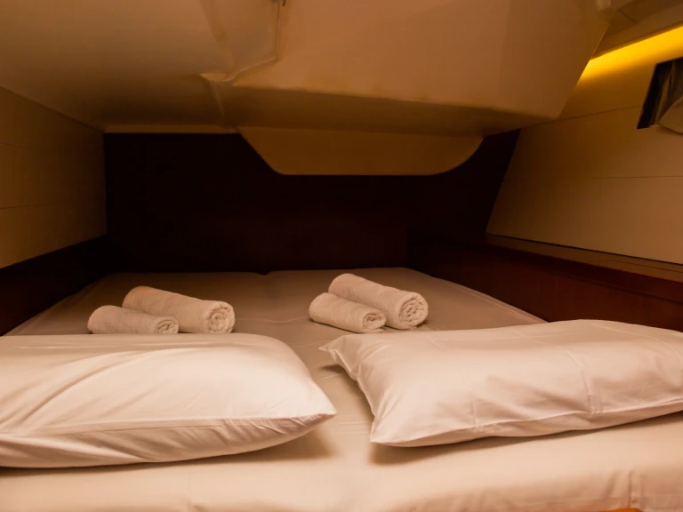 Rent a Bénéteau Oceanis 48 Kavála