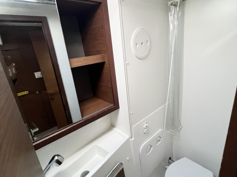 Boat rental Lagoon Lagoon 40 in Alimos on Samboat