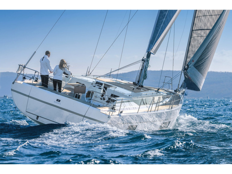 Sailboat rental in Reggio Calabria - Bavaria Bavaria C45