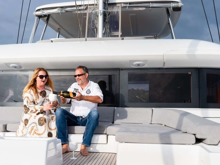 Bareboat Rental Luxury Yacht Lagoon with a boat licence