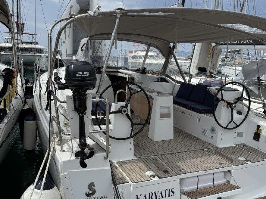 Yacht charter Alimos cheap Oceanis 37.1
