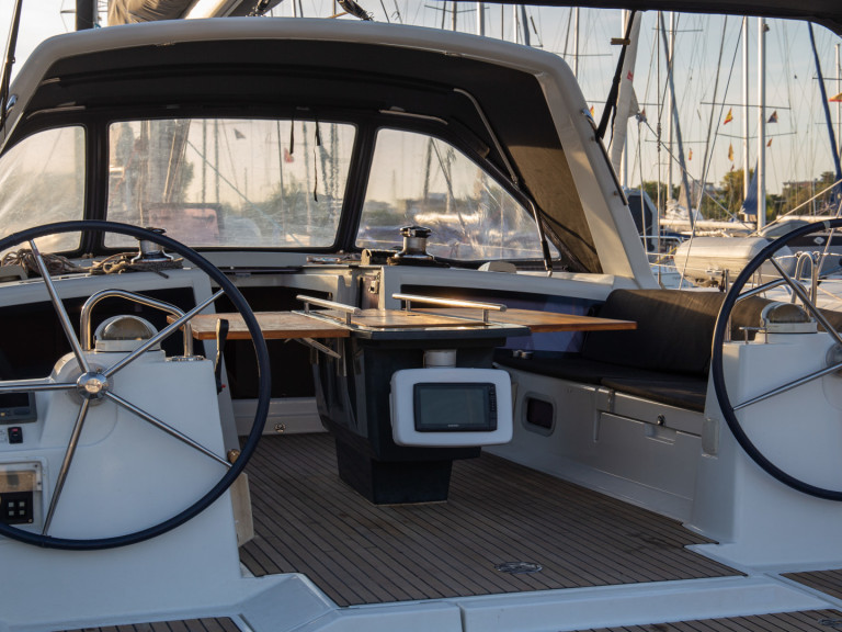 Boat rental Bénéteau Oceanis 48 in Kavála on Samboat