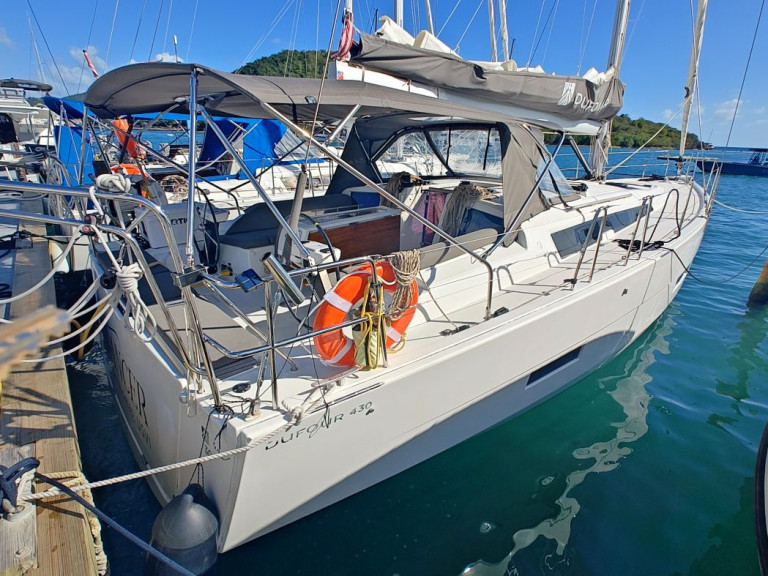 Bareboat Rental Sailboat Dufour with a boat licence