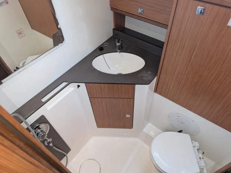 Sailboat for rent Rogoznica at the best price