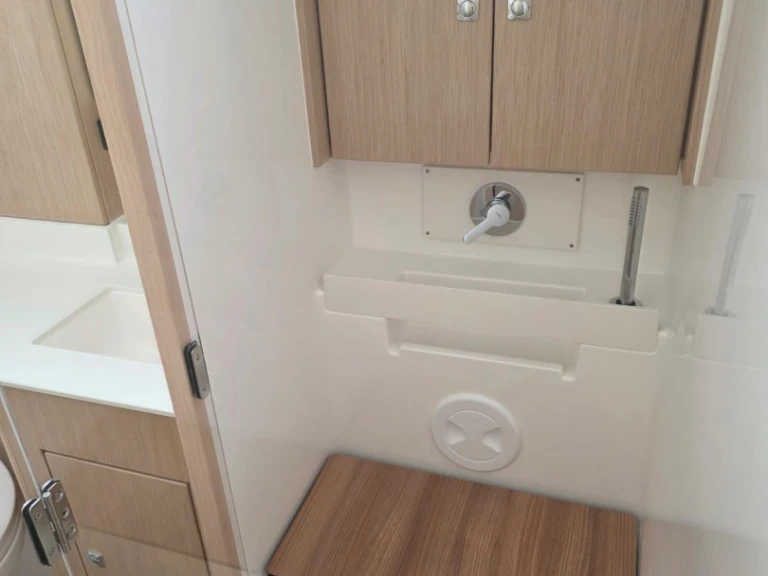 Rent a Bavaria Bavaria C57 Volos