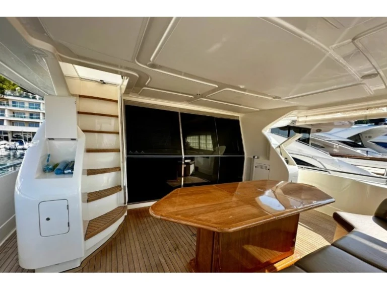 Rent a Fairline Ferretti 730 Fly Messina (Regional Unit)
