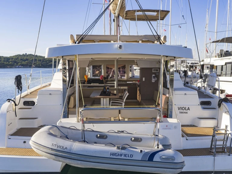 Catamaran for rent Šibenik at the best price
