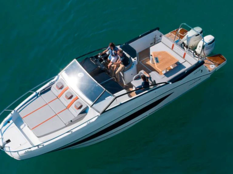 Motorboat for rent Bandol at the best price
