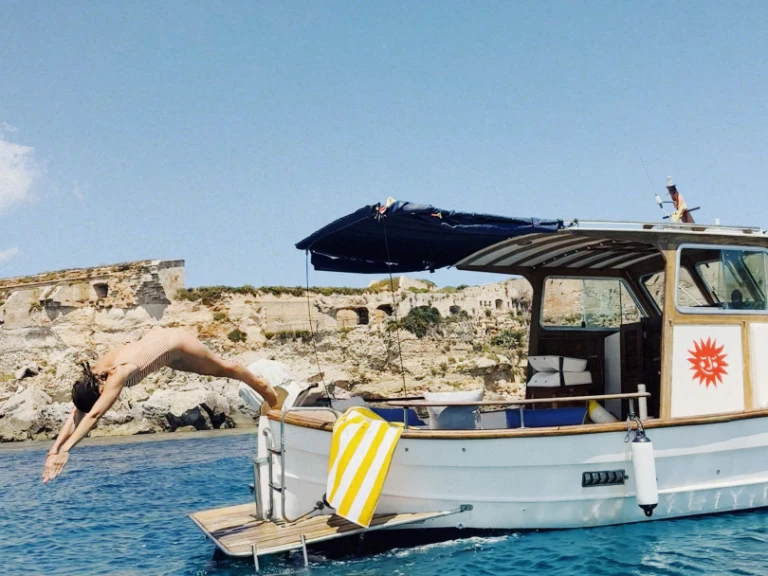 Bareboat Rental Motorboat Llaut Llevant with a boat licence