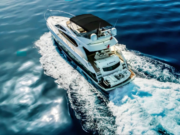 Bareboat Rental Luxury Yacht Sunseeker with a boat licence
