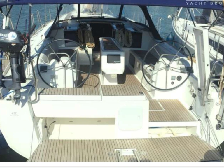 Boat rental Dufour Dufour 412 Grand Large in Spain on Samboat