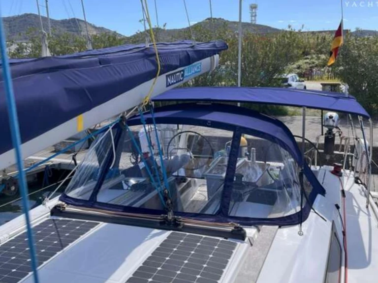 Bareboat Rental Sailboat Dufour with a boat licence