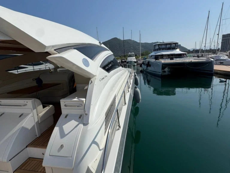 Rent a Cayman Yacht BoatVibe 58ft Amalfi