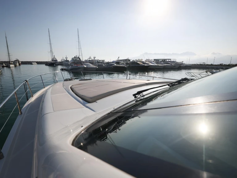 Boat rental Pershing Pershing 62 in Amalfi on Samboat