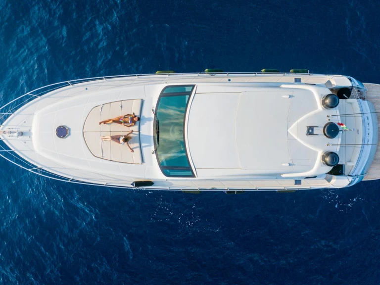 Bareboat Rental Luxury Yacht Pershing with a boat licence