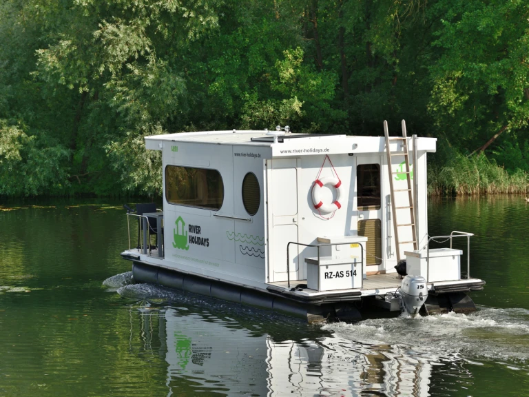 Boat rental A Rollyboot in Lübz on Samboat