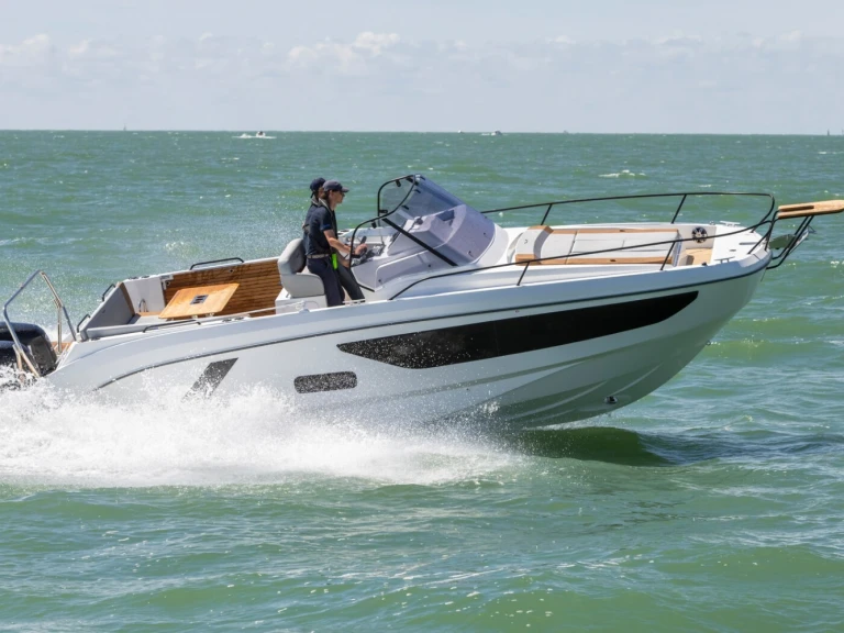 Rent a Bénéteau Flyer 9 Sundeck Elegance Mahón