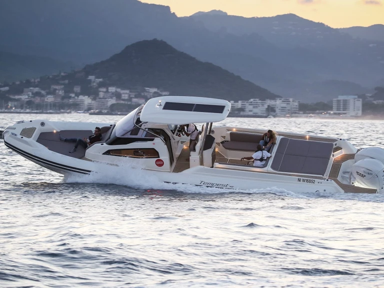 Boat rental Capelli Tempest 42 in Marine de Sant'Ambrogio on Samboat