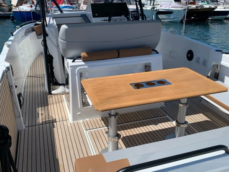 Yacht charter Saint-Raphaël cheap Flyer 9