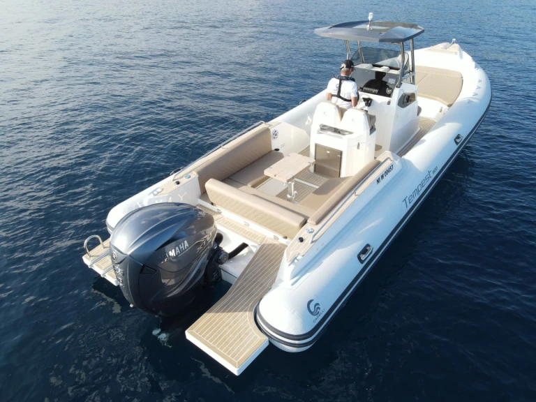 Bareboat Rental RIB Capelli with a boat licence