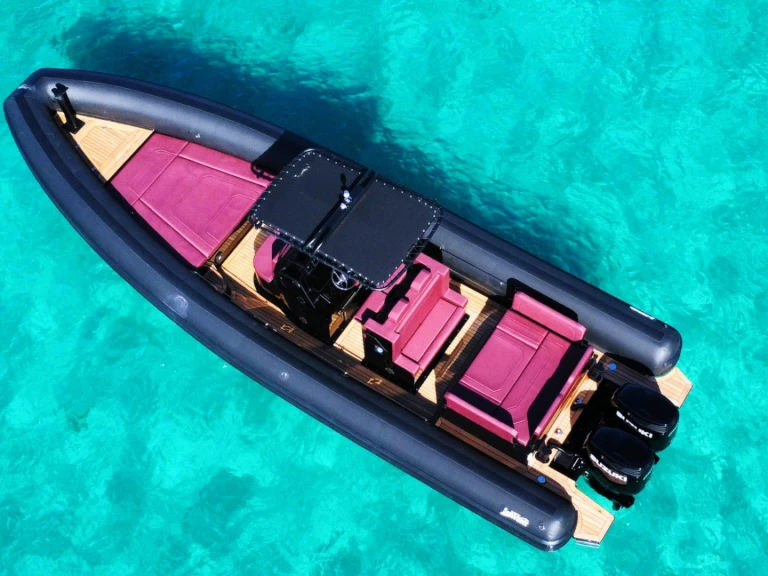 Yacht charter Portisco cheap Sea Water Phantom 300