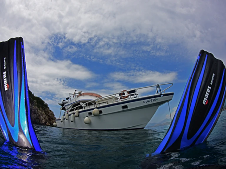 Bareboat Rental Motorboat Custom Made with a boat licence