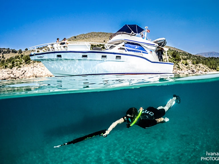 Custom Made Striker 50 charter bareboat or captained in  Bar