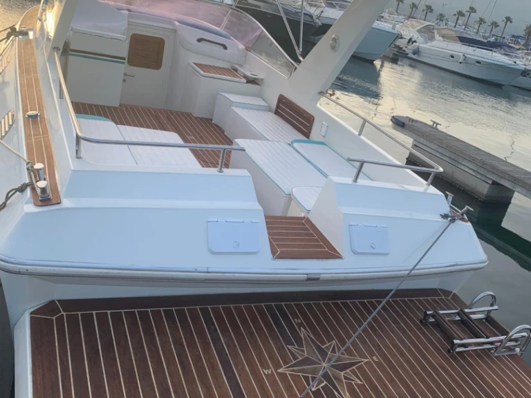 Rent a PRIMATIST By Bruno Abbate 34 Italy