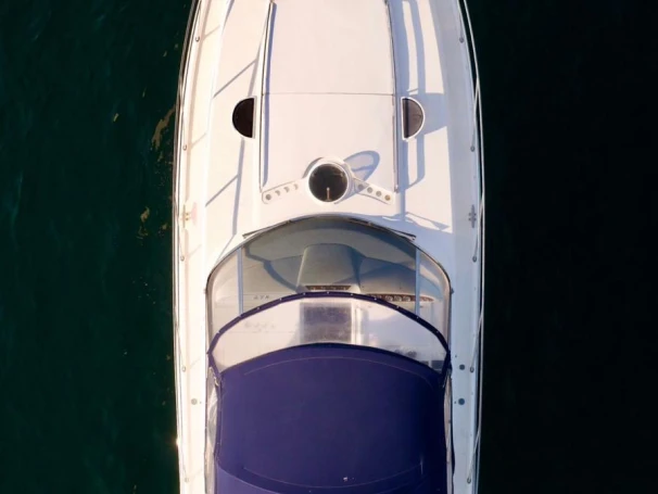 Bareboat Rental Motorboat Fireline with a boat licence