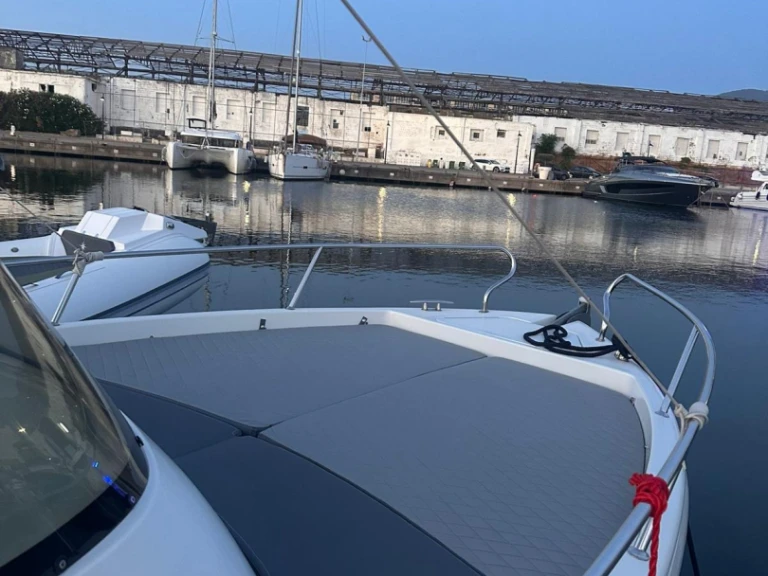 Bareboat Rental Motorboat Saver with a boat licence