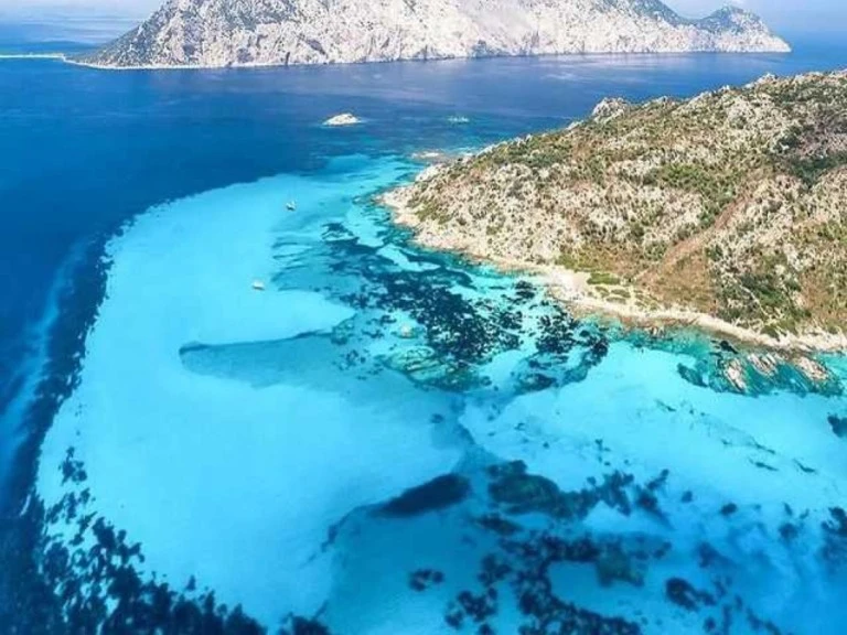 Bareboat Rental RIB Magnus with a boat licence