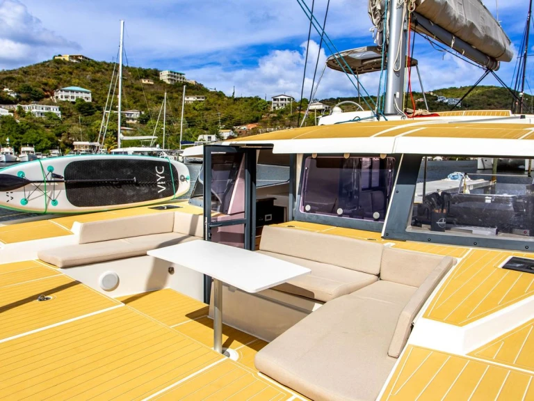 Boat rental Bali Bali 4.2 O.V in Saint Thomas on Samboat