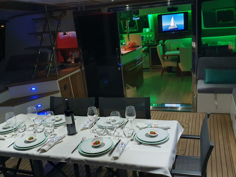 Yacht charter Falmouth Harbour cheap Sunreef 62