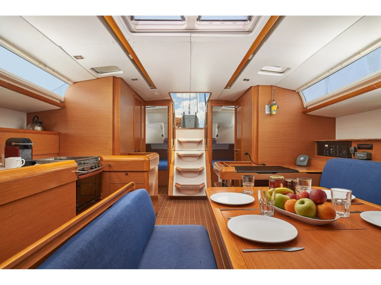 Sailboat for rent Kallithea at the best price