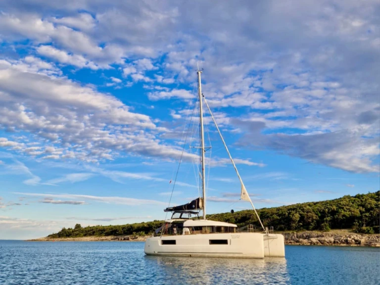 Catamaran rental in Pula - Lagoon Lagoon 40