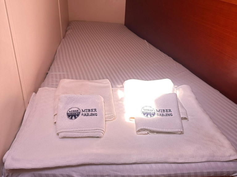 Sailboat rental in Fethiye - Hanse Hanse 445