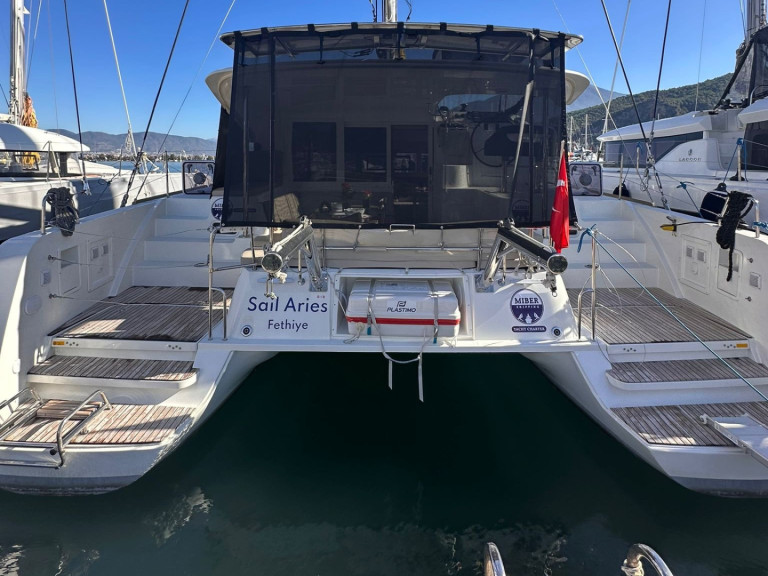Catamaran rental in Fethiye - Lagoon Lagoon 40