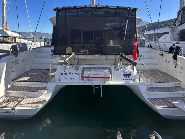 Catamaran rental in Fethiye - Lagoon Lagoon 40